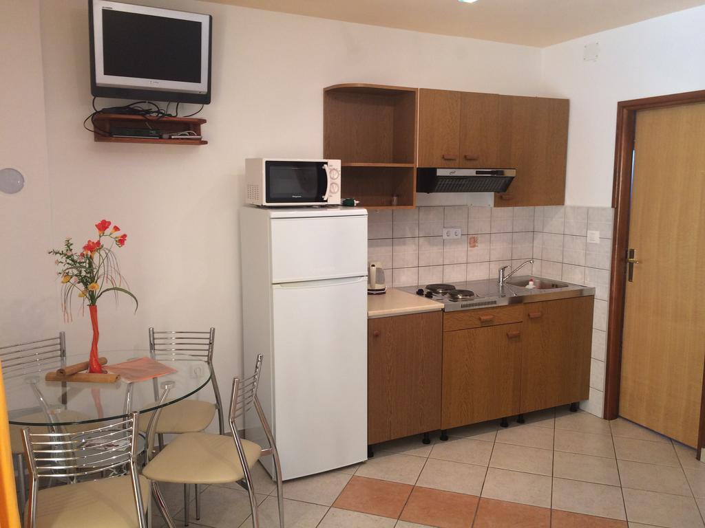 Apartment Kolundzic Novi Vinodolski Szoba fotó