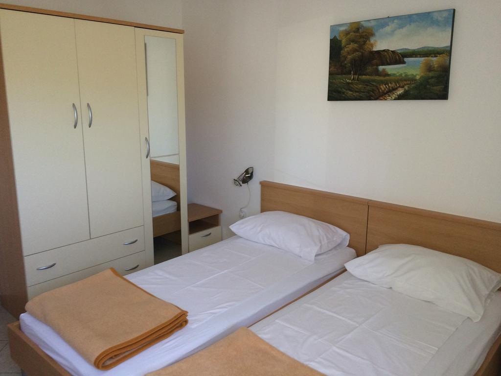 Apartment Kolundzic Novi Vinodolski Szoba fotó