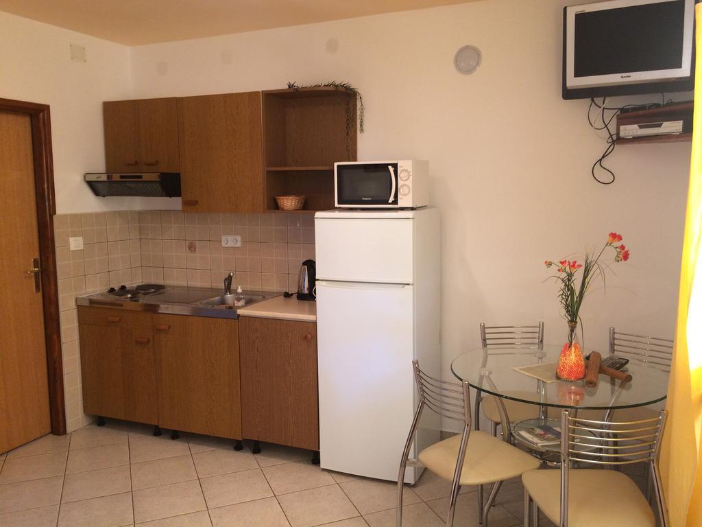 Apartment Kolundzic Novi Vinodolski Szoba fotó