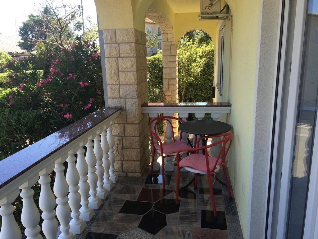 Apartment Kolundzic Novi Vinodolski Szoba fotó