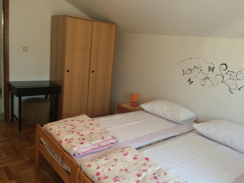 Apartment Kolundzic Novi Vinodolski Szoba fotó